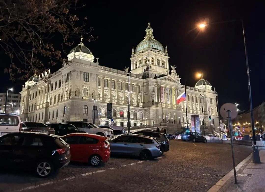 Luxury Apartment With Great View Prag